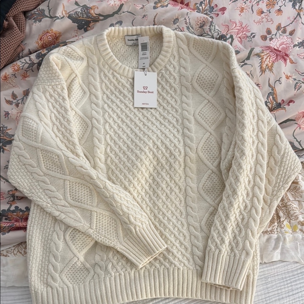 NWT Aritzia Peggy Sweater Size S